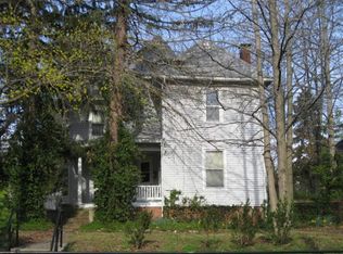 860 4th St, Charleston, IL 61920