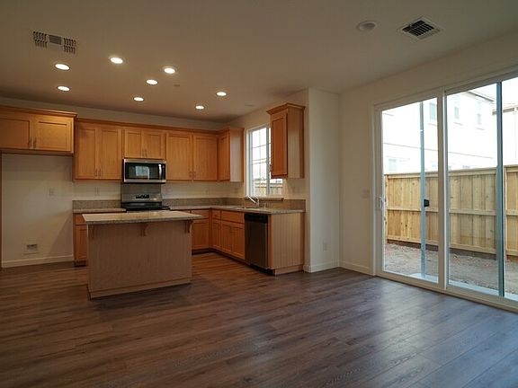 5th image of 1241 Oakbriar Cir