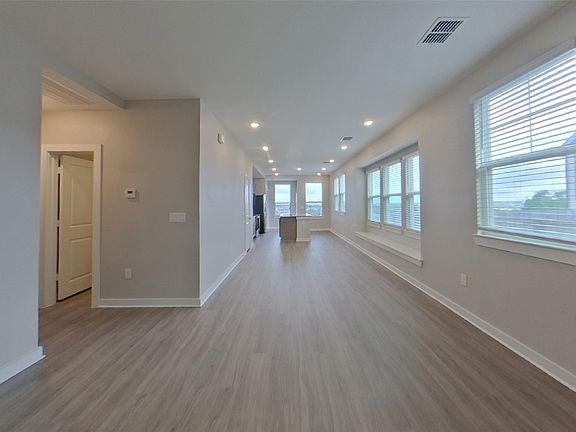 3rd image of 445 Raglands Rd
