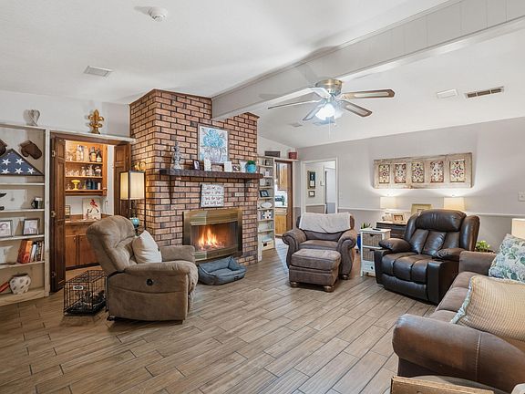 5th image of 203 Chesterfield Rd