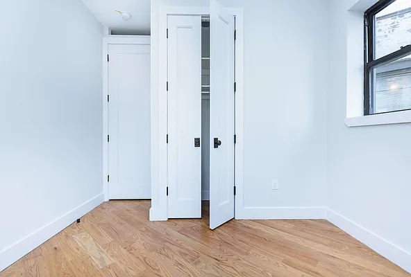 Rented by Nooklyn NYC LLC | media 12