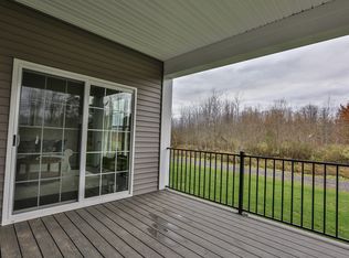 952 Pathway Ln, Webster, NY 14580