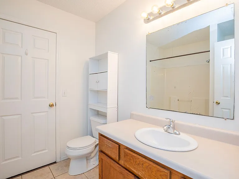 2509 Parkcrest Dr — Photo 10