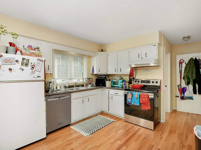 1517 Grand Ave #4 — Photo 31