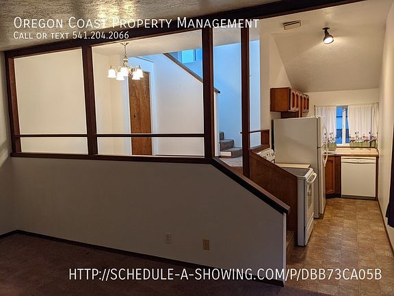 4th image of 356 SE Alder St Unit 2
