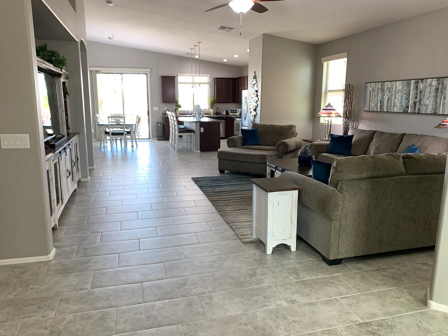 3 bed, 1900 sqft, $3,700 — Photo 3