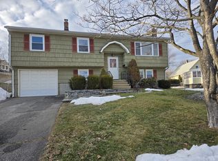 32 Monroe St, Milford, CT 06460