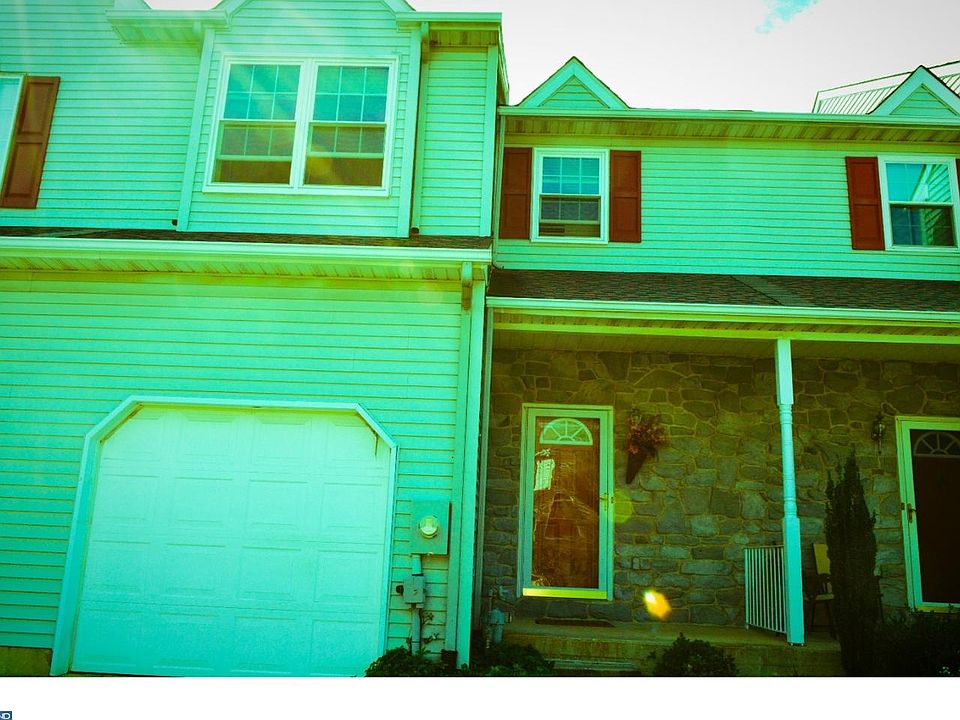 1st image of 28 Degas Cir