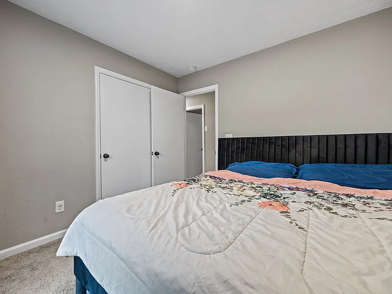 38 Hallmark Dr — Photo 23