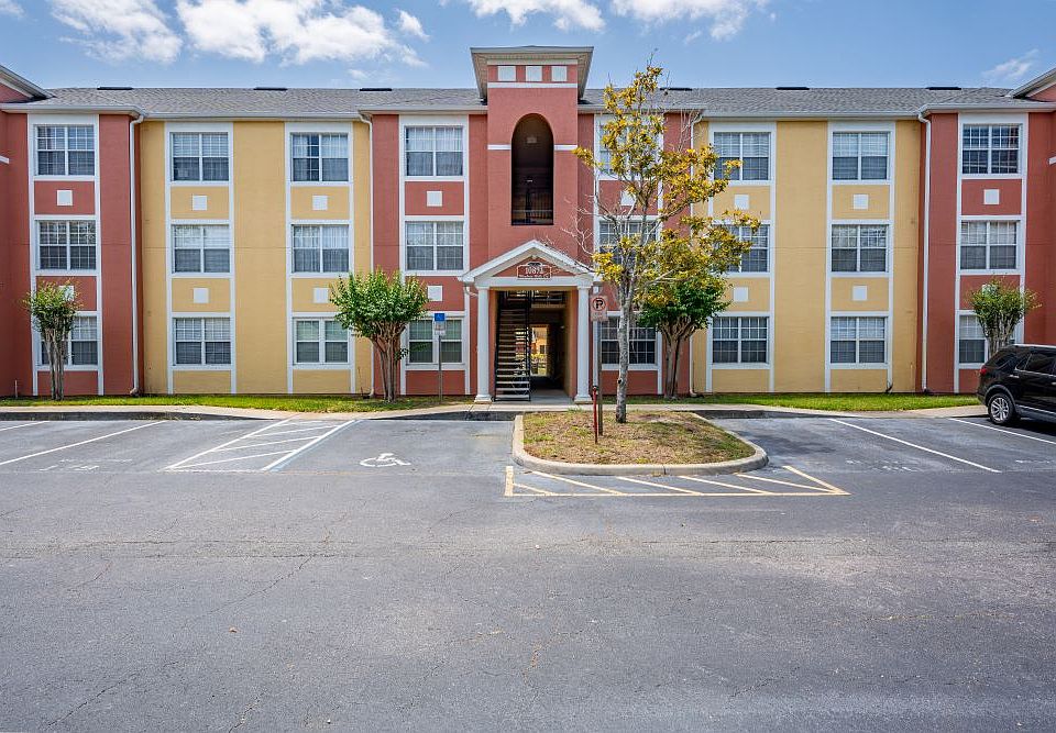 1st image of 10873 Windsor Walk Dr APT 102