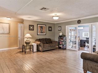 6522 NW 2nd St, Margate, FL 33063