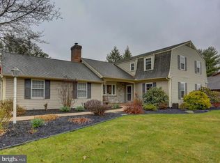 2436 Stone Heath Dr, Lancaster, PA 17601
