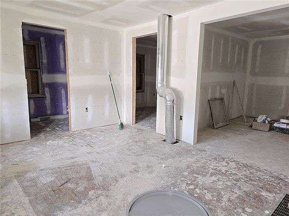 5th image of 231 Rodi Rd