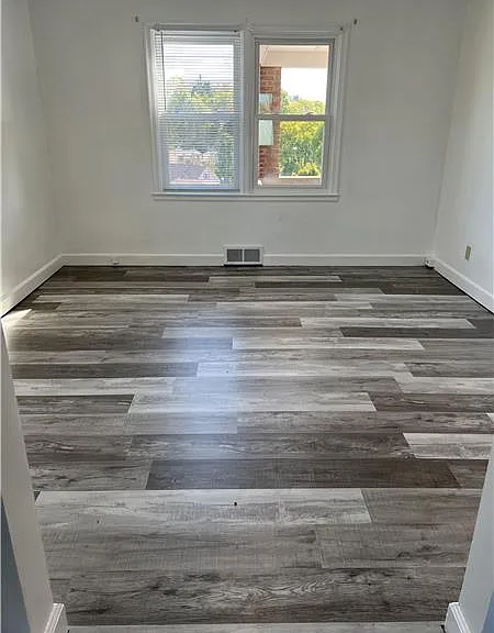 130 W McConnell Ave — Photo 12
