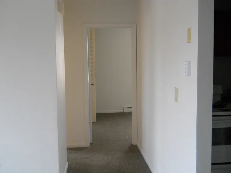402 W Main St — Photo 5