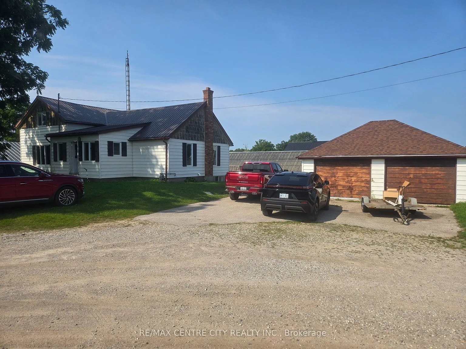 4 bed, $2,200 — Photo 1
