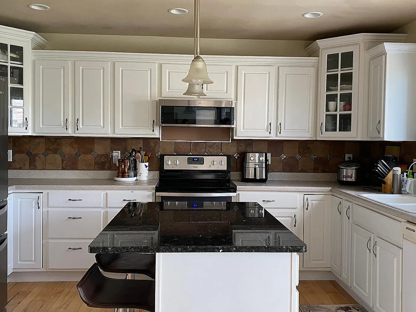 3 bed, 3.5 bath, 2632 sqft, $3,600 — Photo 3