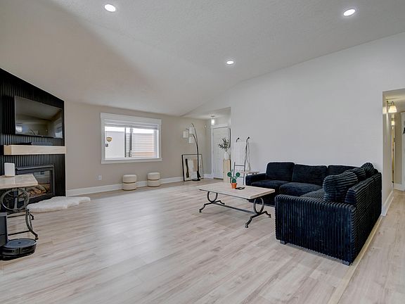 5th image of 5832 Burgos Ave NW