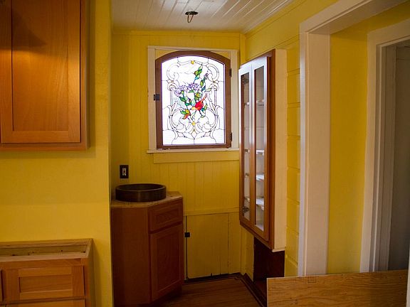 5th image of 255 N 5th St APT 4