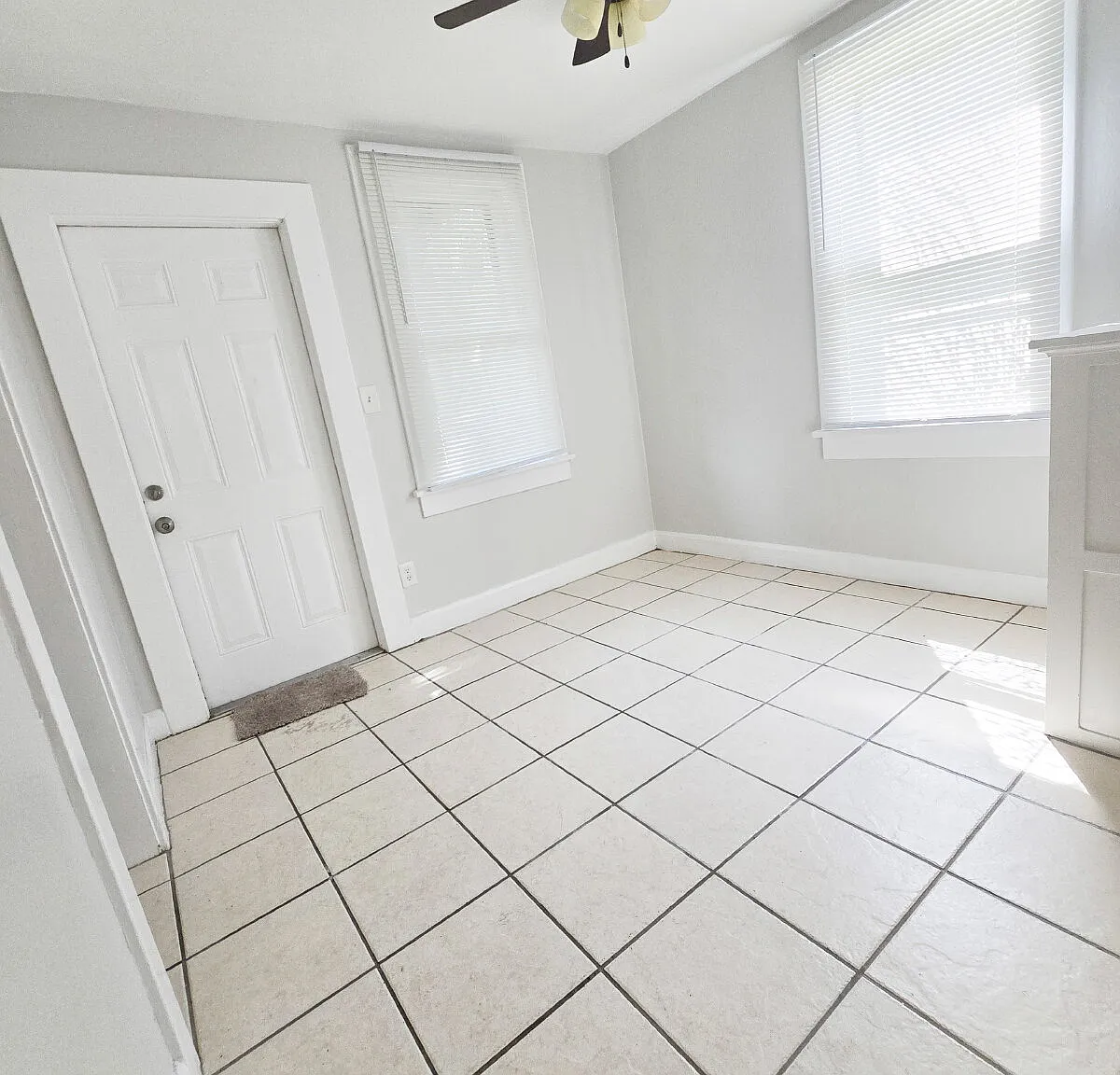 1 bed, 1.0 bath, 620 sqft, $945 — Photo 3