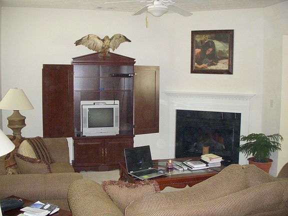 Family Rm Corner Fireplace