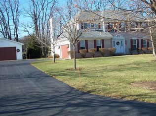 10002 Meadowdale Cir, Spring Grove, IL 60081