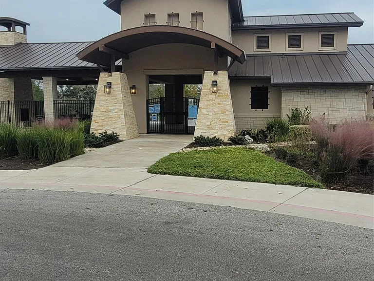 120 Free Stone Dr — Photo 32