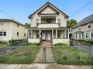 32 Santa Barbara St #32, Springfield, MA 01104