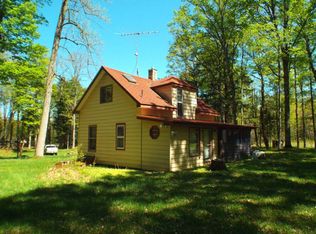 9129 Gordon Lake Ln, Armstrong Creek, WI 54103