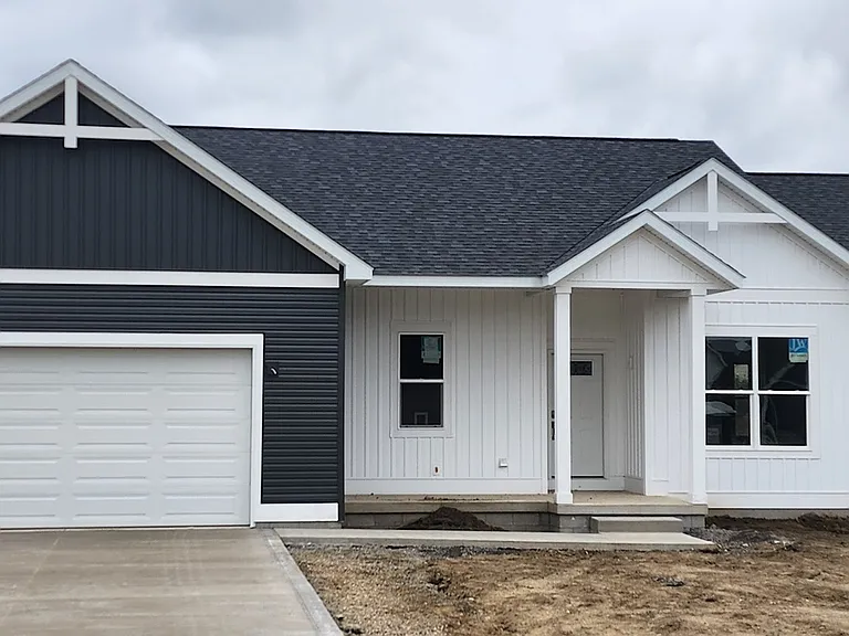 405 Sugar Maple Ln — Photo 2