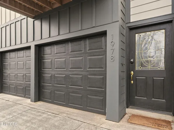 1978 Cherokee Bluff Dr #113, Knoxville, TN 37920