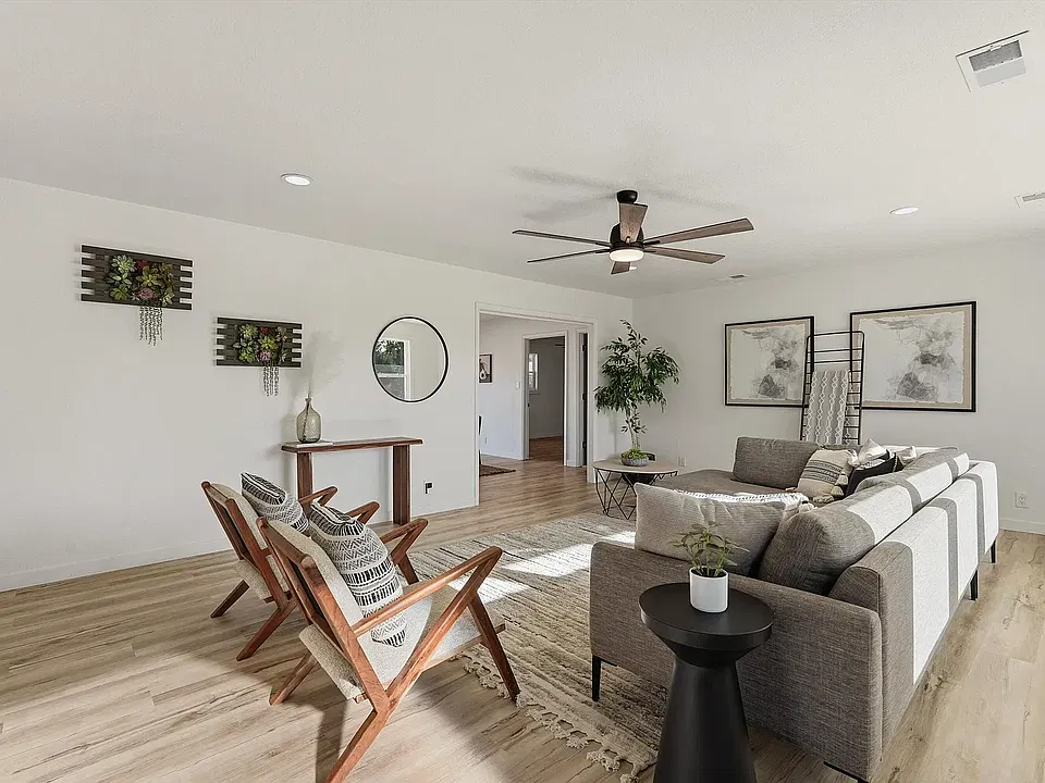 514 Villa Verde Dr SE