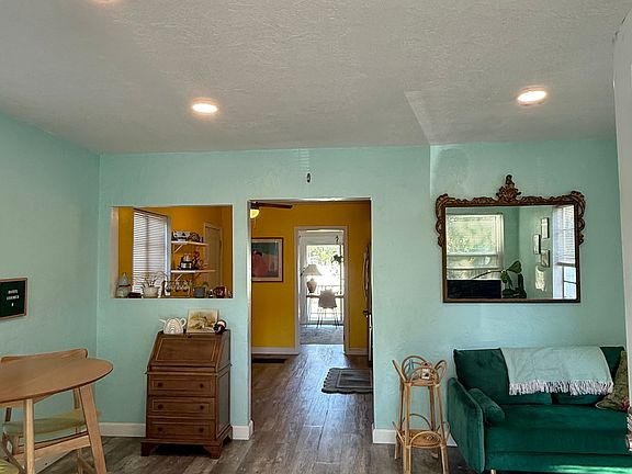 2nd image of 2356 38th St S
