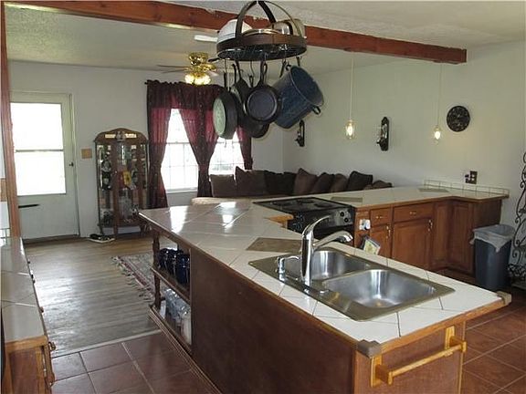 3rd image of 426 Lillian Dr