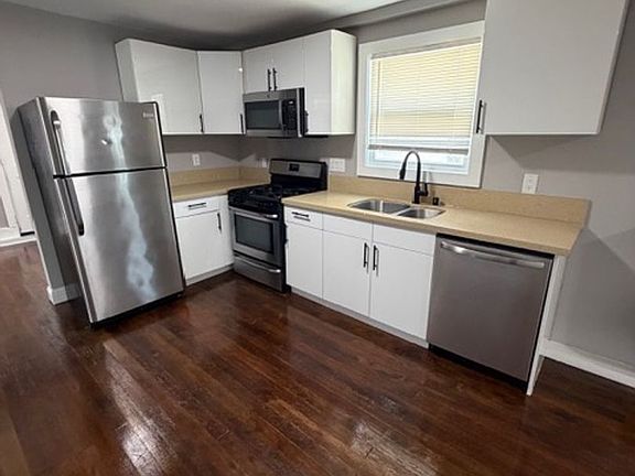3rd image of 3213-3217 Market St