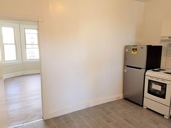 5th image of 3331 N Park Ave #1
