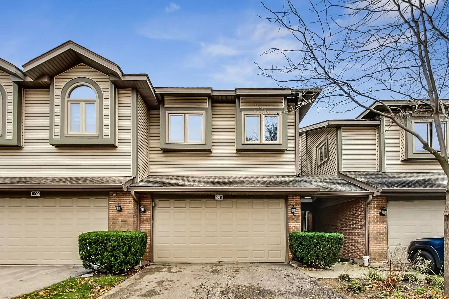 1011 Arbor Ct photo 1