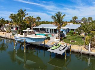 612 Emerald Ln, Holmes Beach, FL 34217