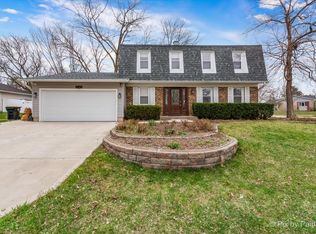 4126 Crimson Dr, Hoffman Estates, IL 60192