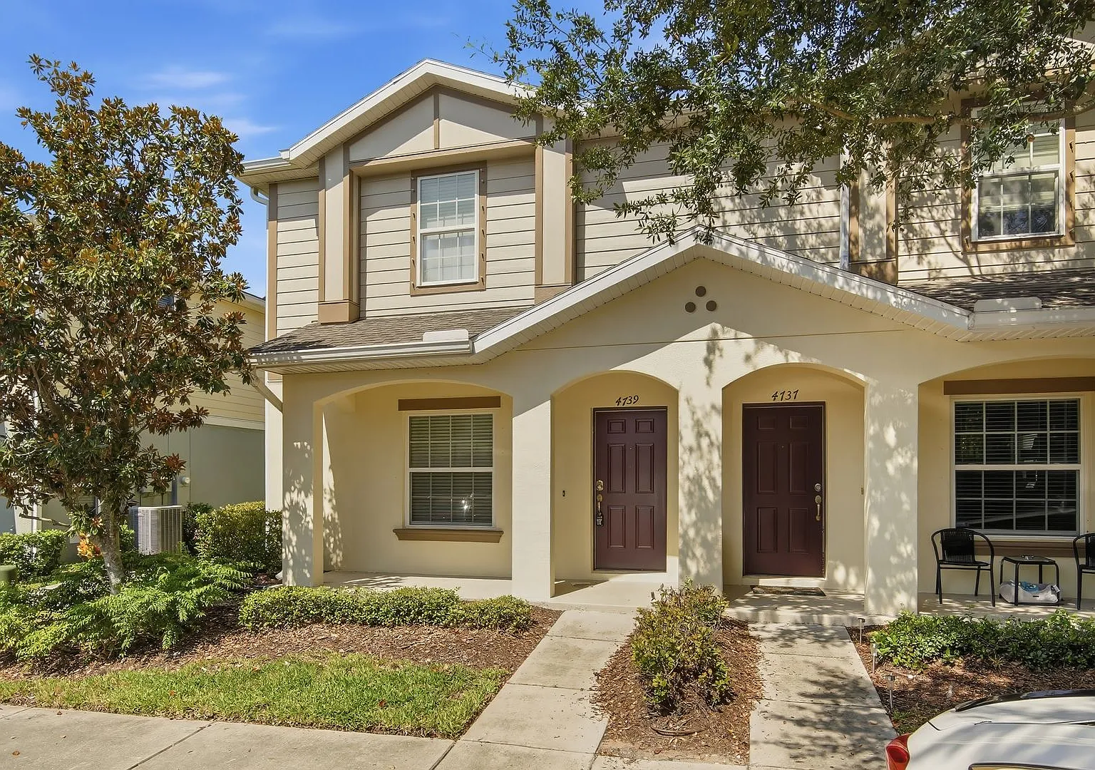 Beautiful 2-Bedroom Townhome in Gated Magnolia Park Water Included — Photo 3