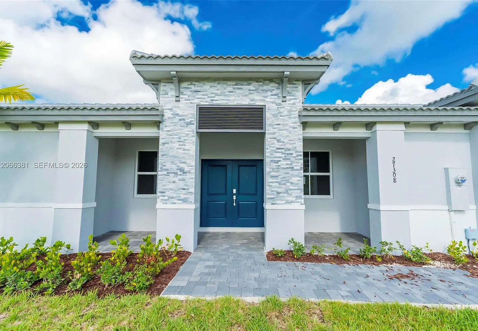 4 bed, 3.5 bath, 2648 sqft, $4,600 — Photo 1