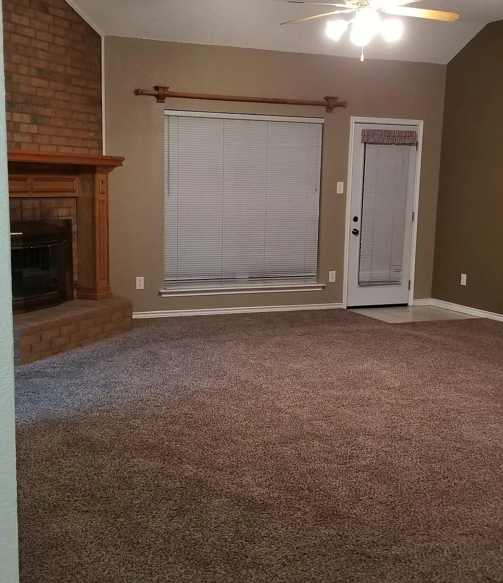 2333 Elkridge Dr — Photo 2