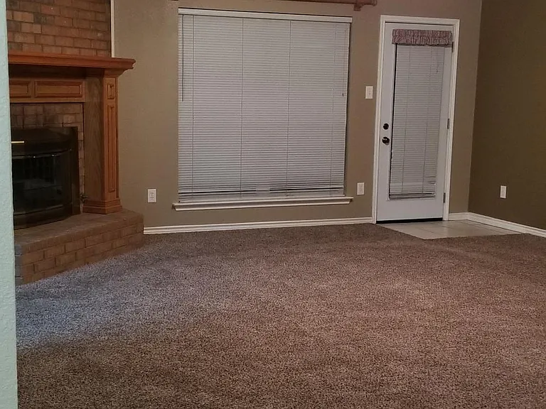 2333 Elkridge Dr — Photo 2