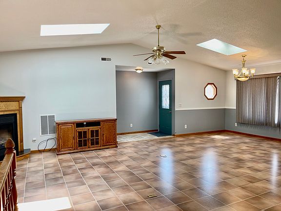 5th image of 540 Elenora Dr