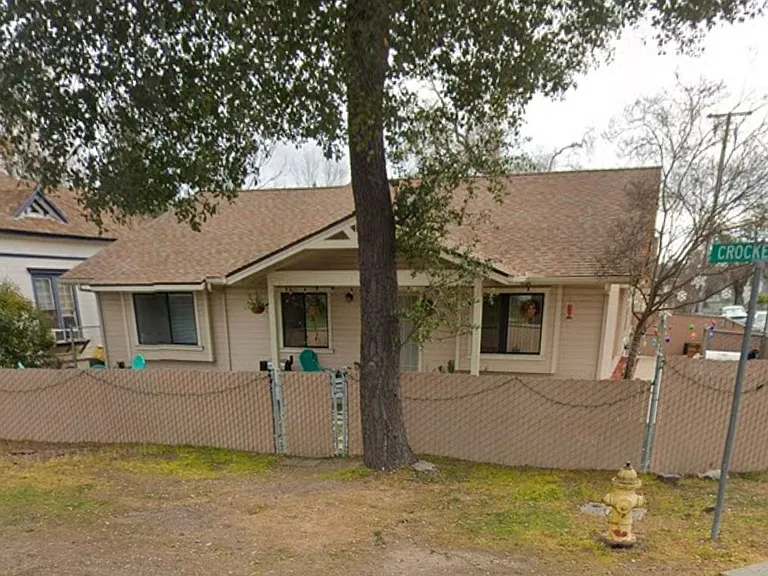 521 Crocker St — Photo 3