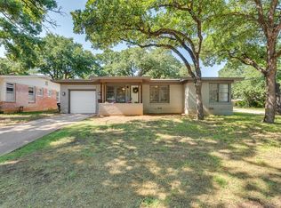 6325 Woodbine Dr, Fort Worth, TX 76112