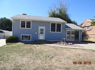 60 Macgregor Rd, Pueblo, CO 81001
