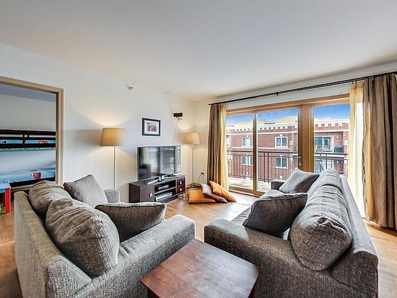 4th image of 5005 Warren St APT 603