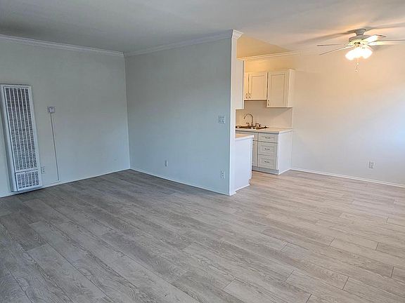 3rd image of 12710 Mitchell Ave APT 11
