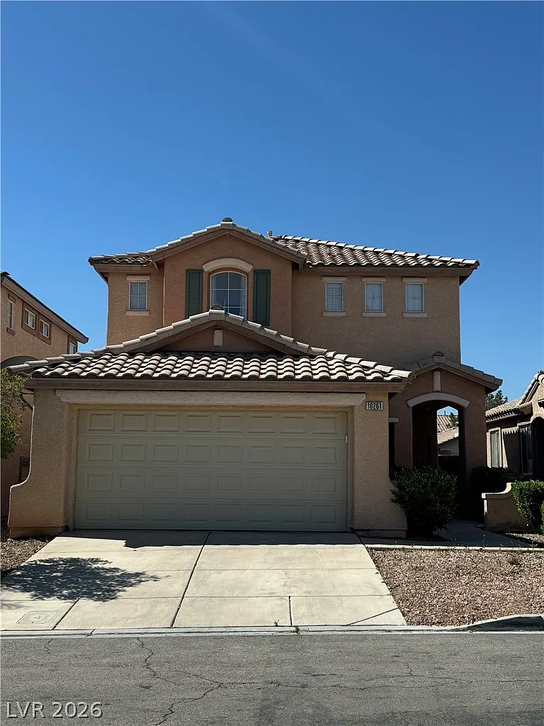 3 bed, 2.5 bath, 1681 sqft, $2,500 — Photo 1